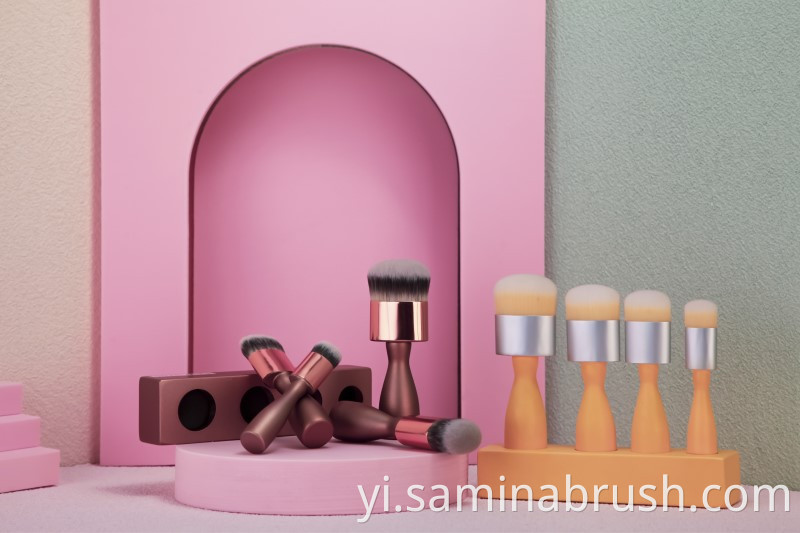 פאָודאַטיאָן באַרשט 1700 Foudation Brush 1700